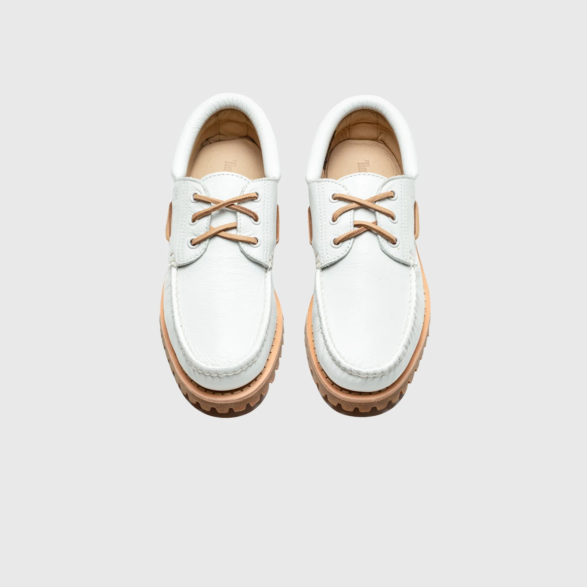 3-EYE LUG HANDSEWN BOAT SHOE