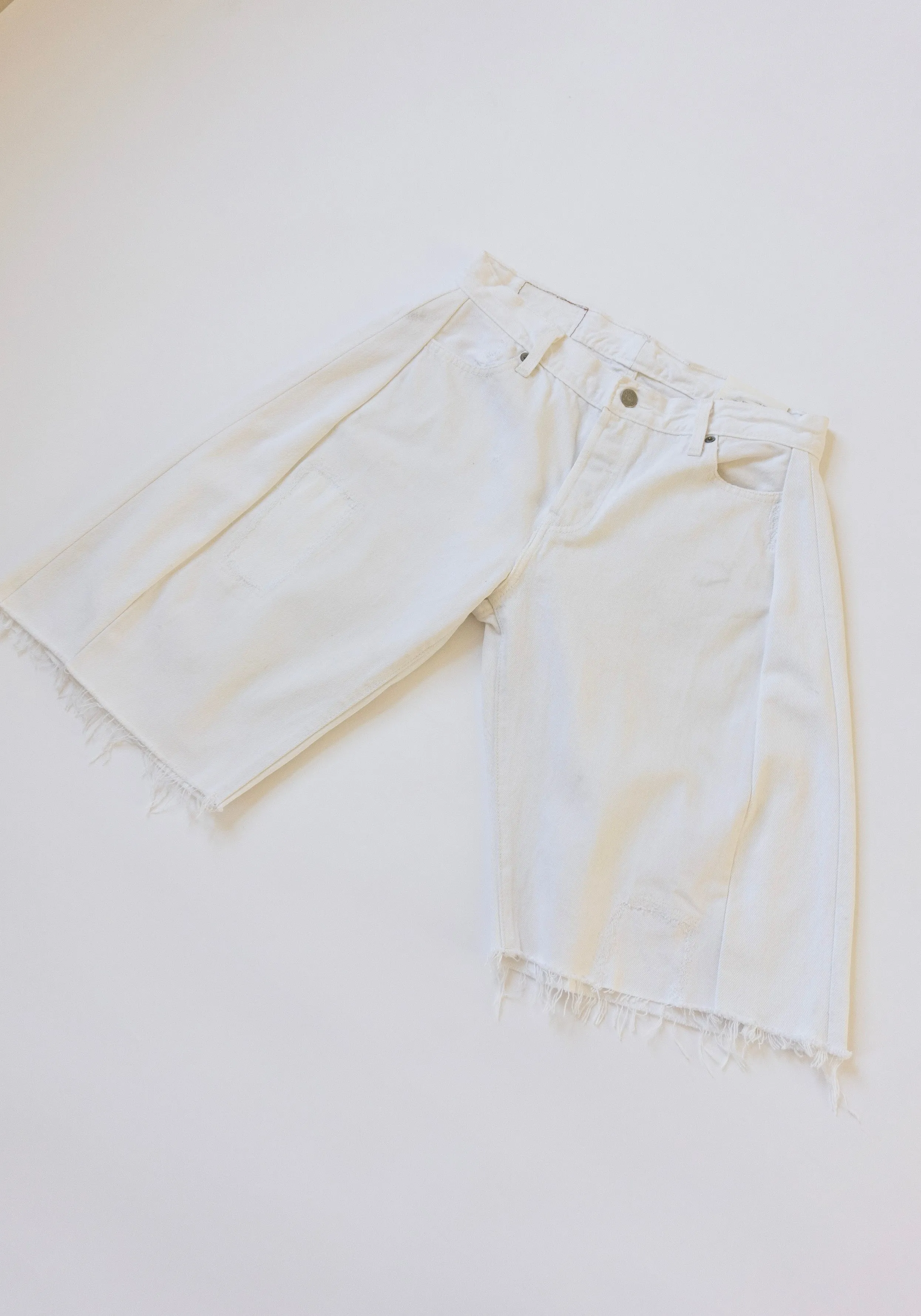 Vintage Lasso Jean Shorts in White